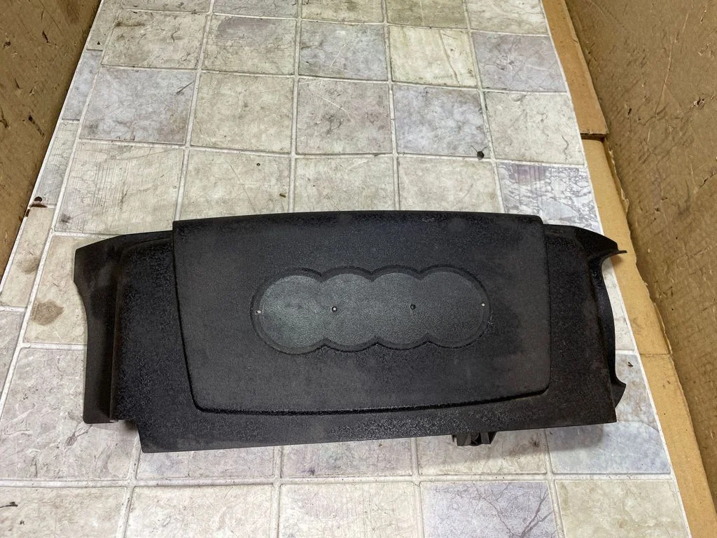 Mootorikapoti heli-/soojusisolatsioon – Audi A6 Allroad C5 (1999-2005)