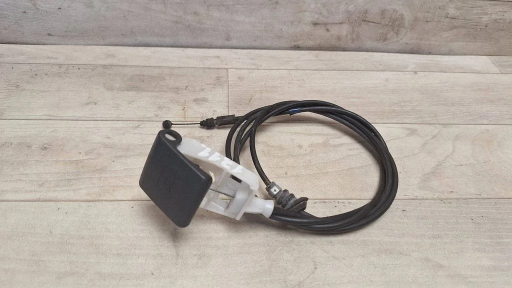 Engine bonnet/hood lock release cable