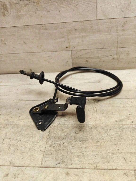 Engine bonnet/hood lock release cable
