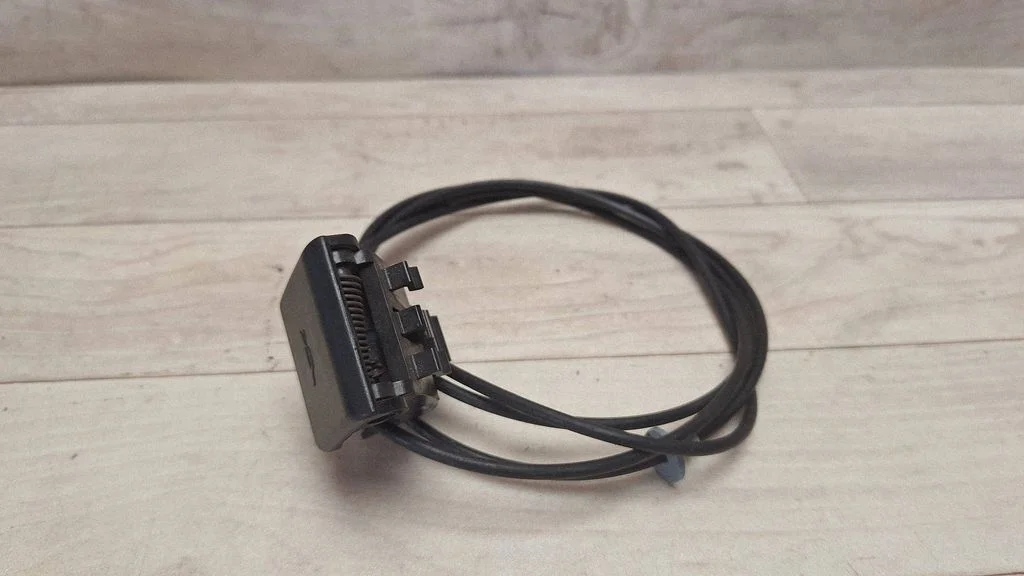 Engine bonnet/hood lock release cable