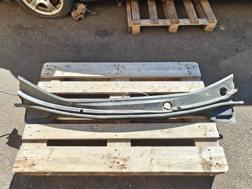 Podszybie (osłona wycieraczek) EG22507P1