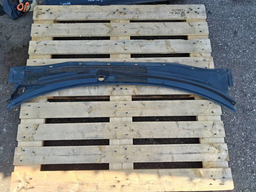 Slotiņu apdare MR971425
