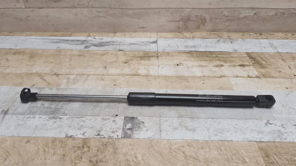 Front bonnet/hood damper/strut