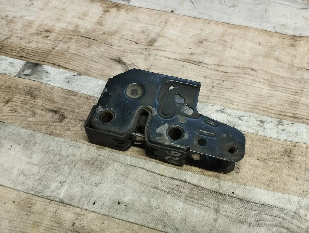 Engine bonnet/hood lock/latch loop/hook – Volkswagen Touran I (2003-2010)