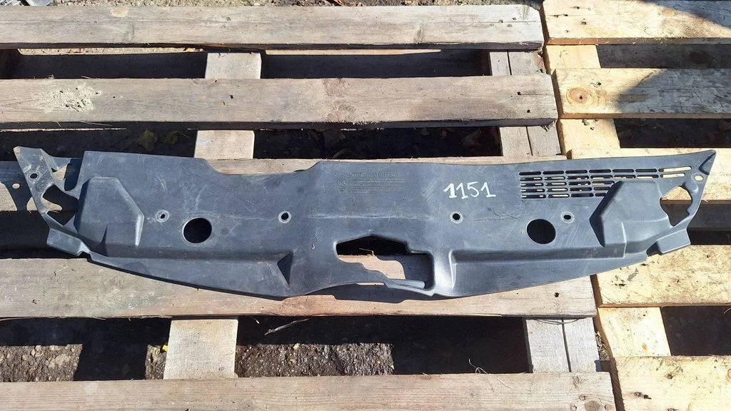 Engine bonnet/hood lock trim molding 532890F010