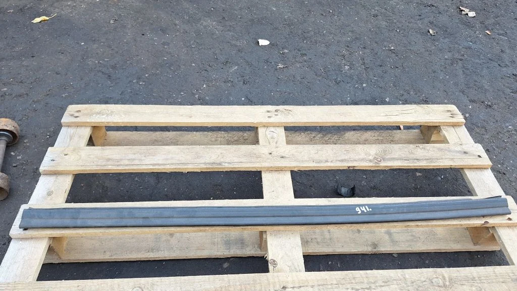 Engine compartment rubber 8T0823723A