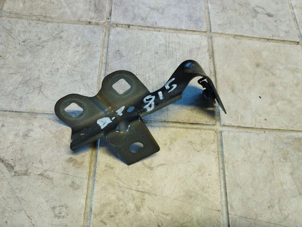 Fender mounting bracket – BMW 5 Series GT F07 (2010-2017)
