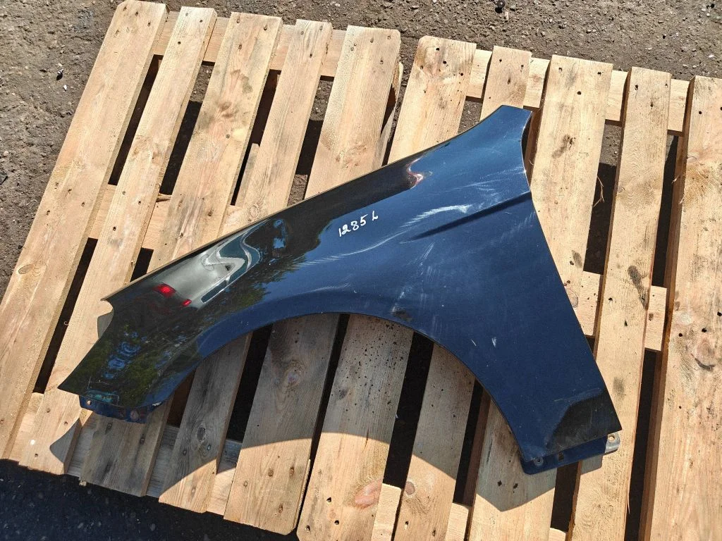 Fender – left