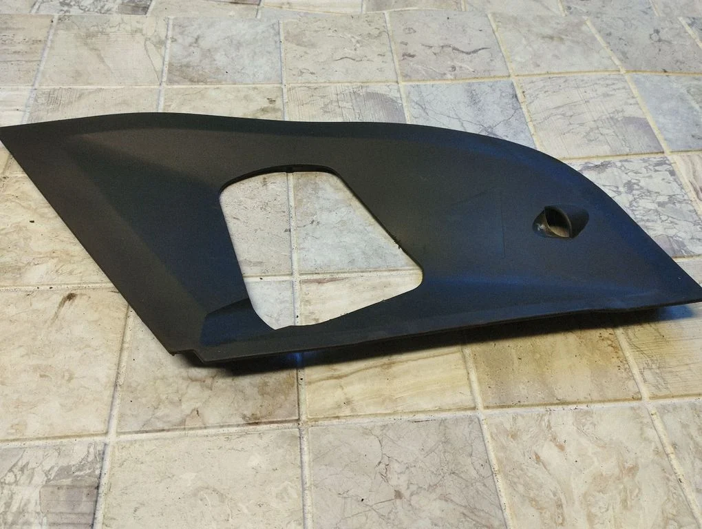 Mootorikapoti luku iluliist – BMW 7-seeria F01 F02 F03 F04 (2008-2016)
