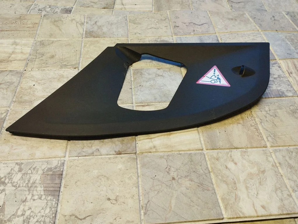 Mootorikapoti luku iluliist – BMW 7-seeria F01 F02 F03 F04 (2008-2016)