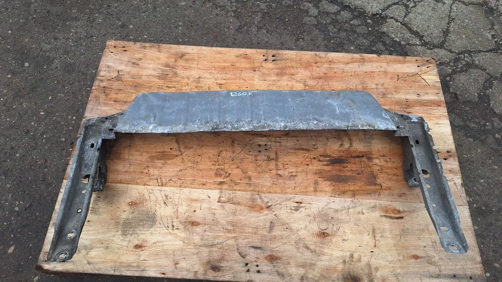 Front bumper skid plate/under tray