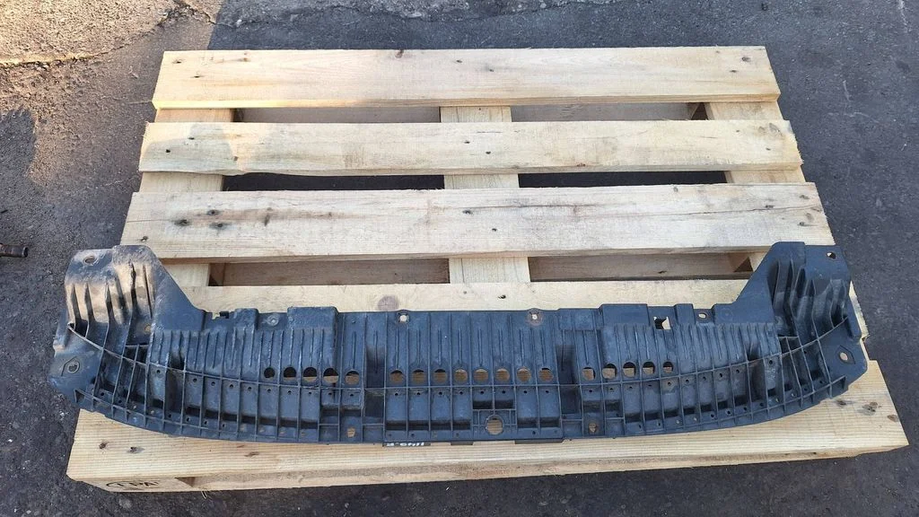 Front bumper skid plate/under tray 5261802010