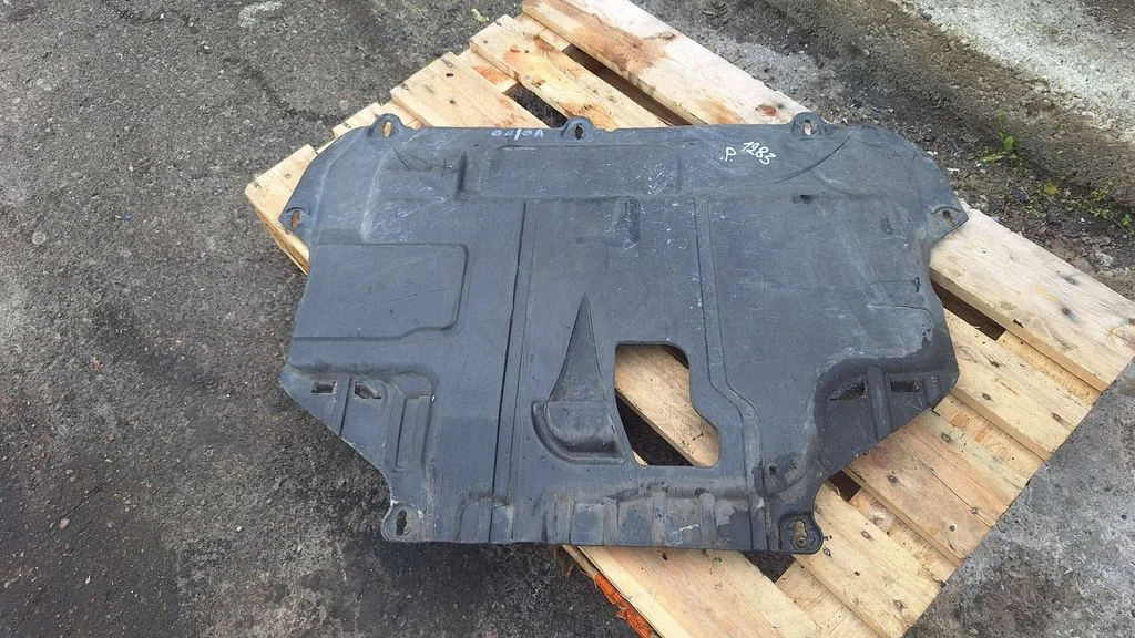 Engine splash shield/under tray