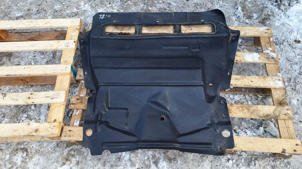 Engine splash shield/under tray
