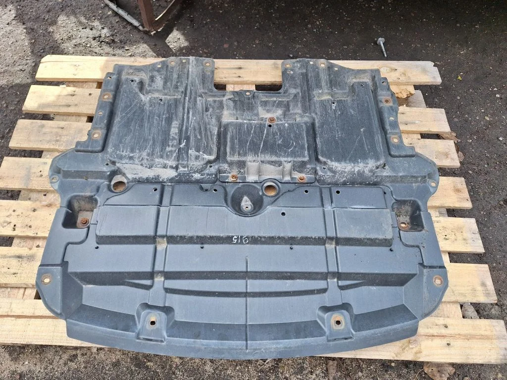 Engine splash shield/under tray 5144753011
