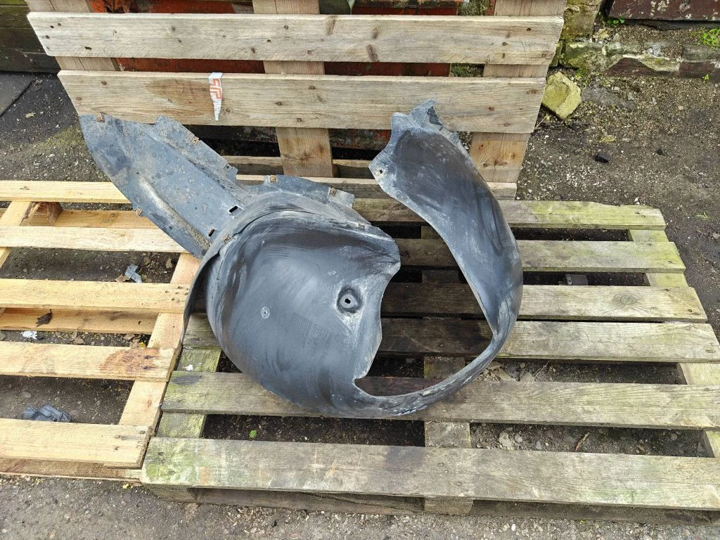 Front wheel arch liner splash guards 3C0805977