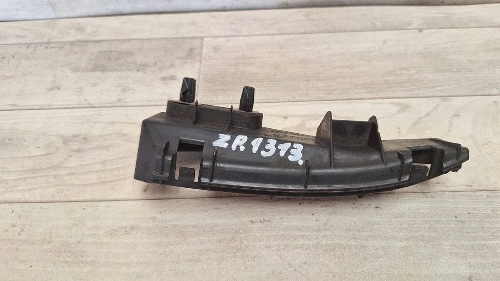 Rear bumper mounting bracket 525620F010