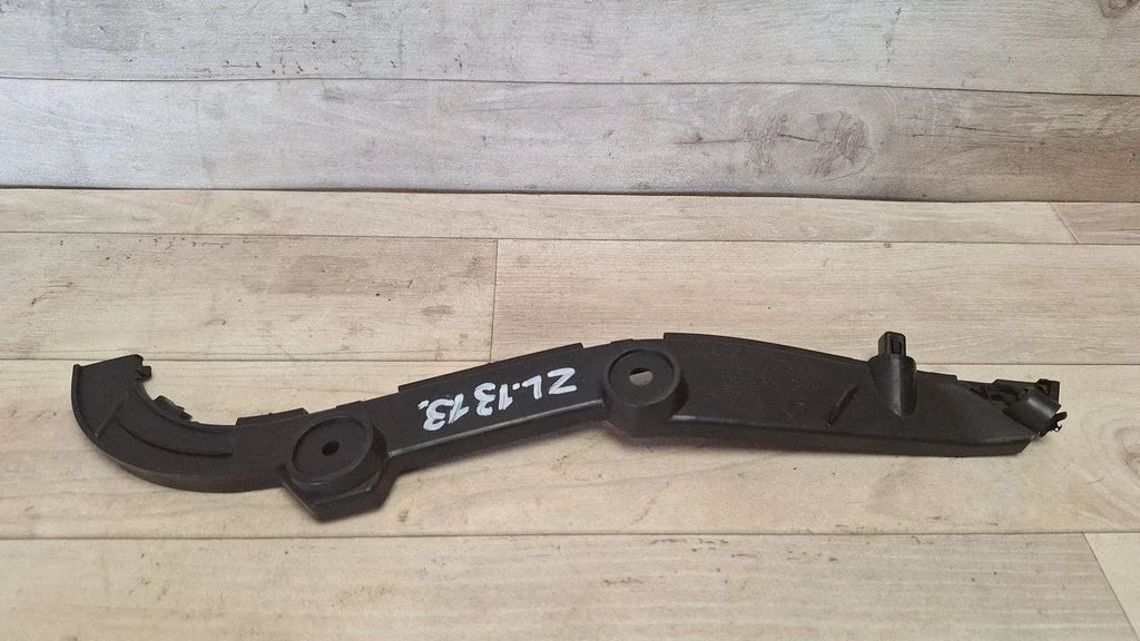 Rear bumper mounting bracket 525760F010