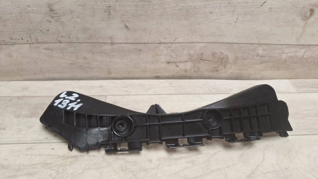 Rear bumper mounting bracket – rear left