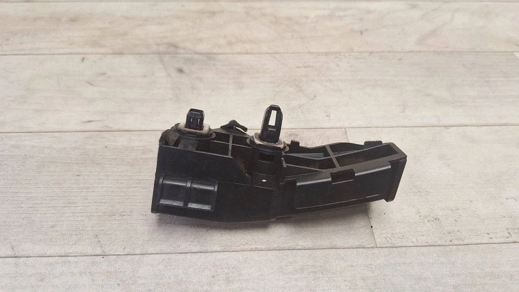 Rear bumper mounting bracket 5256202040