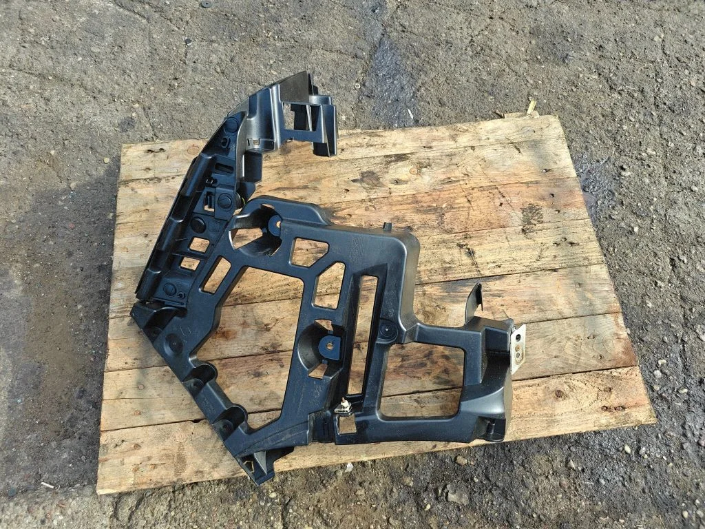 Rear bumper mounting bracket 9686699680