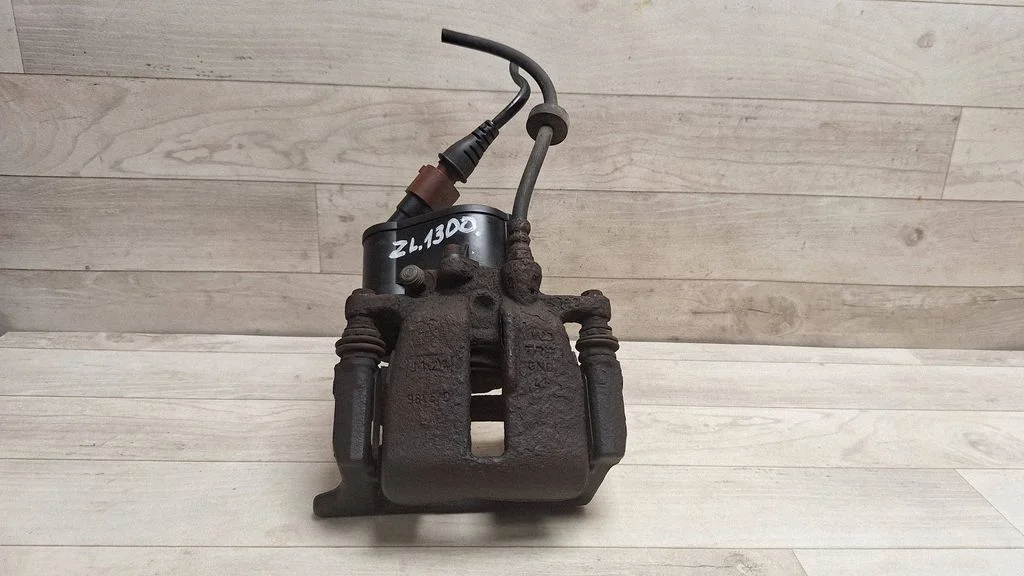 Rear brake caliper – rear left