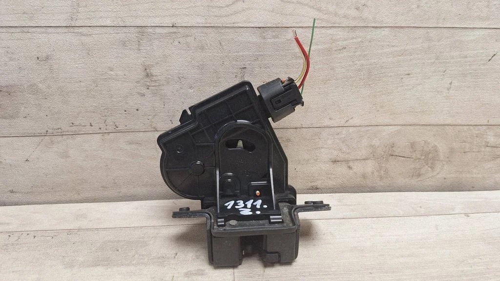 Tailgate/trunk/boot lock/catch/latch