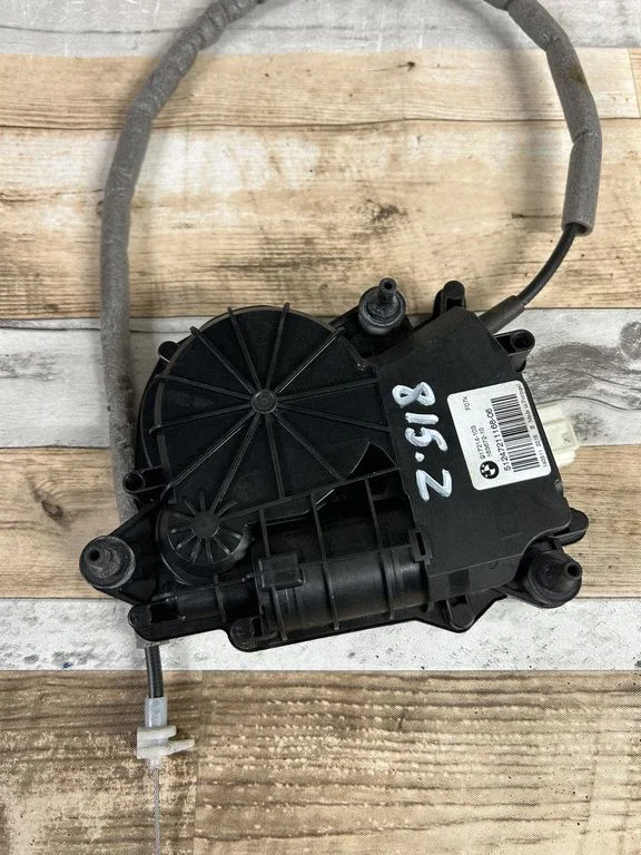 Domykacz klapy bagażnika – BMW Seria 5 GT F07 (2010-2017)