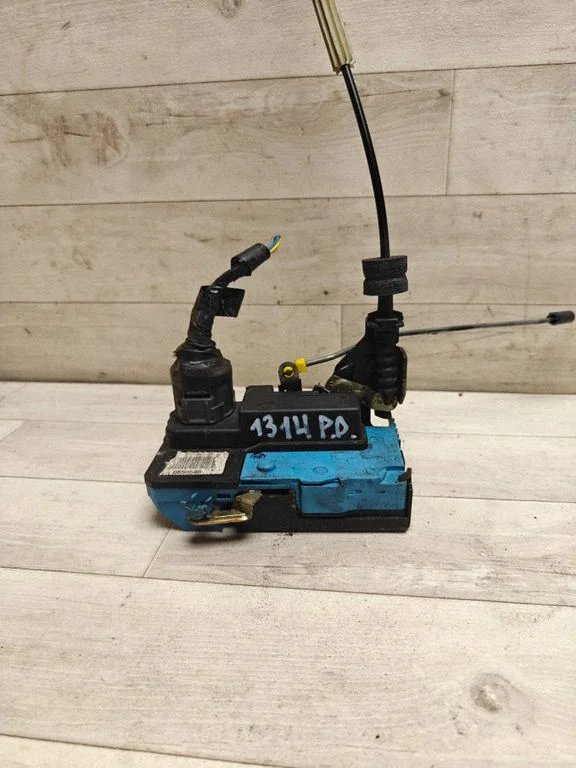 Front door lock 8650546
