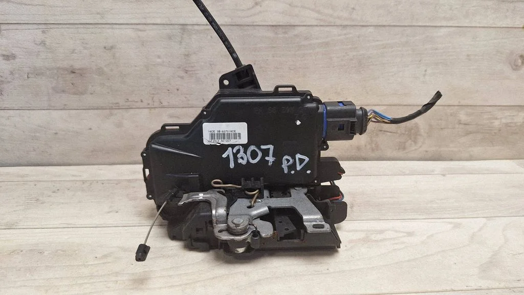 Front door lock 3B1837016CE