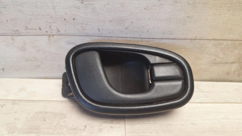 Front door interior handle 96304019