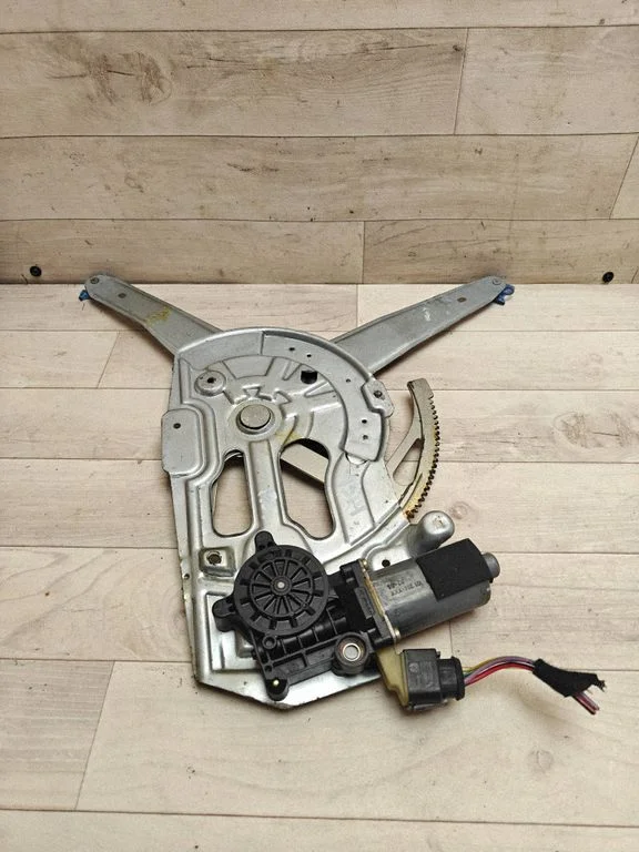 Front door window regulator with motor 101354XXX