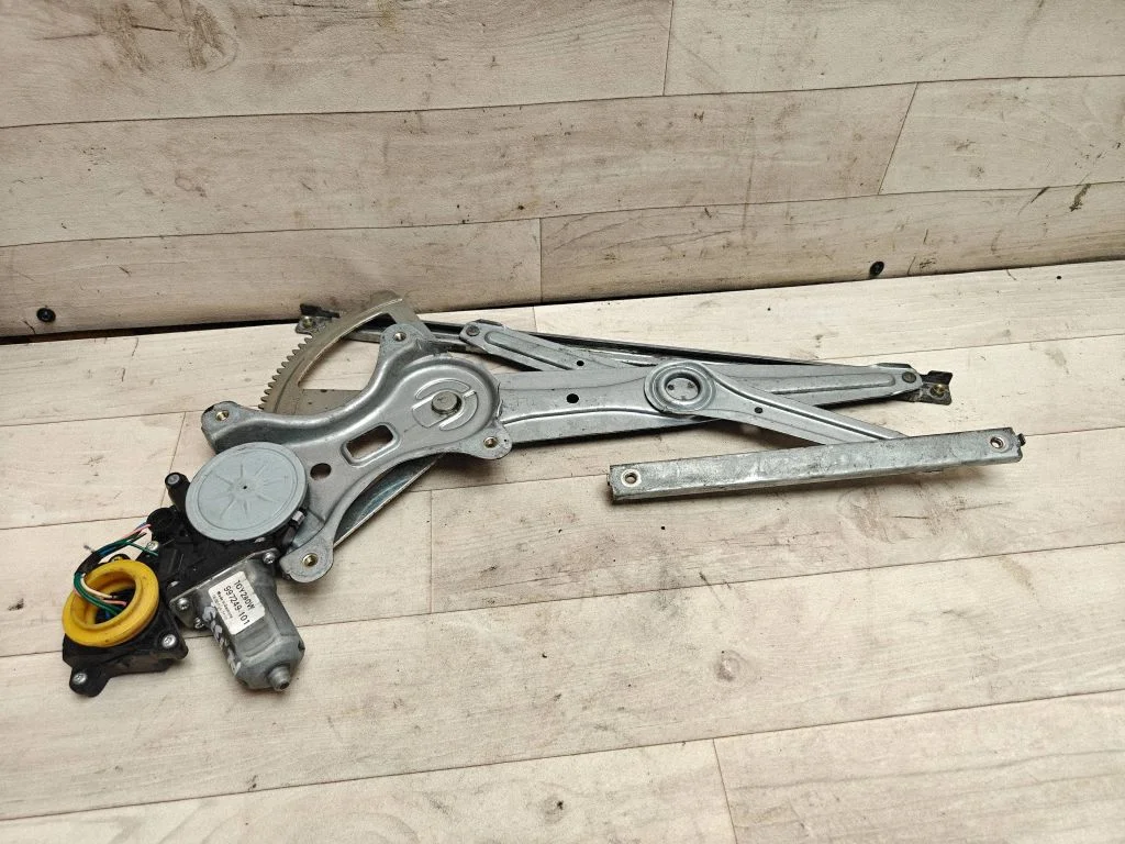Front door window regulator with motor 698200F010