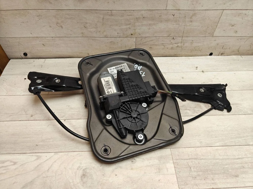 Front door window regulator with motor 6Y2959801