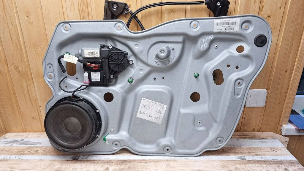 Front window lifting mechanism without motor 1T1837730AJ