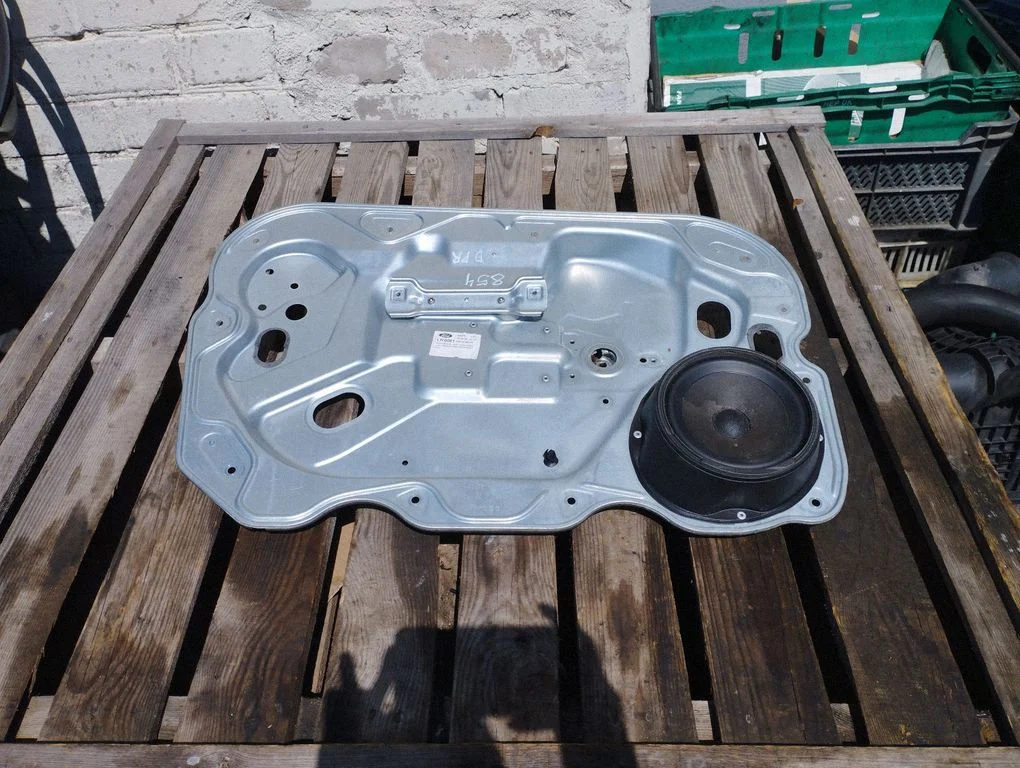 Esiukse aknatõstuk ilma mootorita – Ford Focus C-MAX (2003-2010)