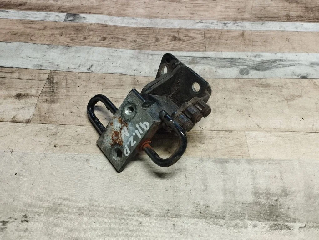 Rear door lower hinge – Audi A6 Allroad C6 (2006-2011)