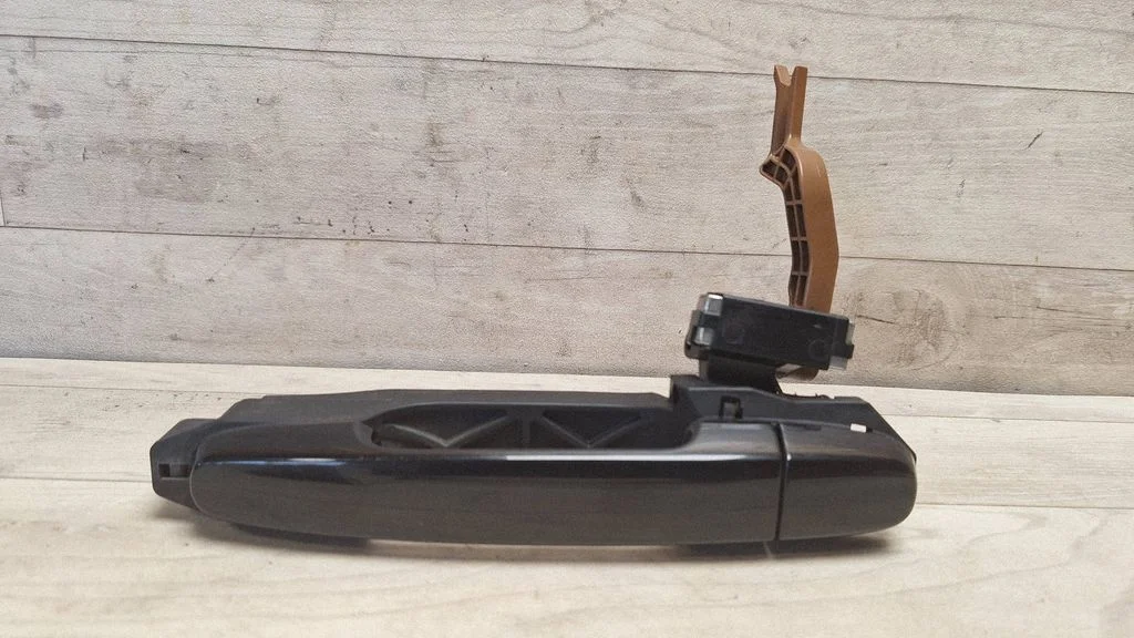 Rear door exterior handle – rear left