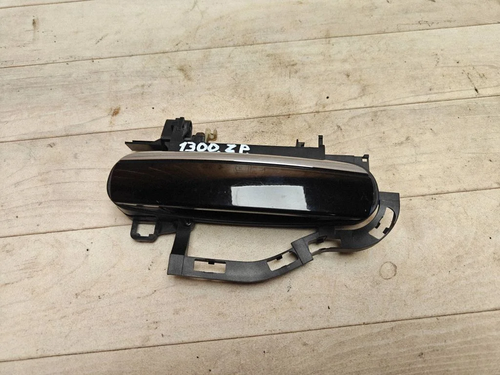 Rear door exterior handle 4F0837886