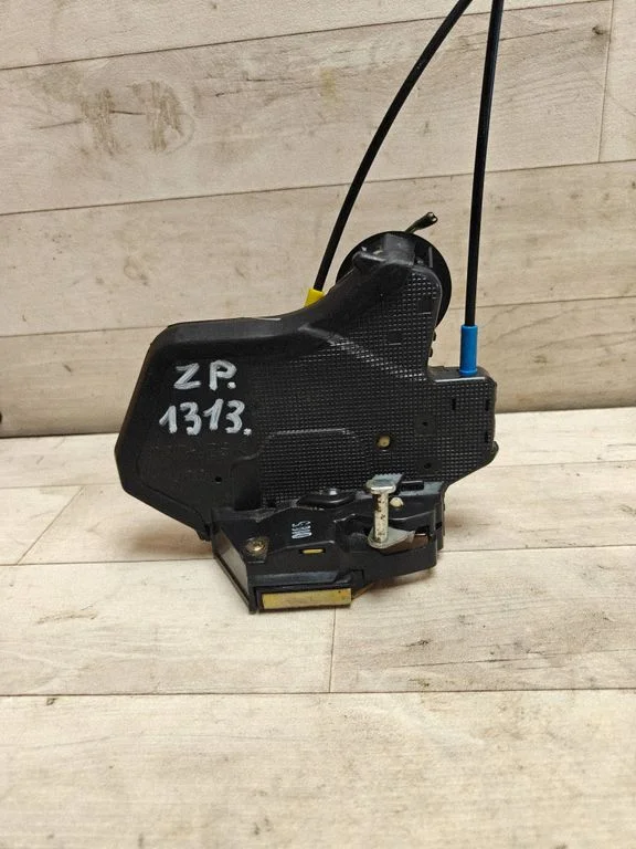 Rear door lock – rear right