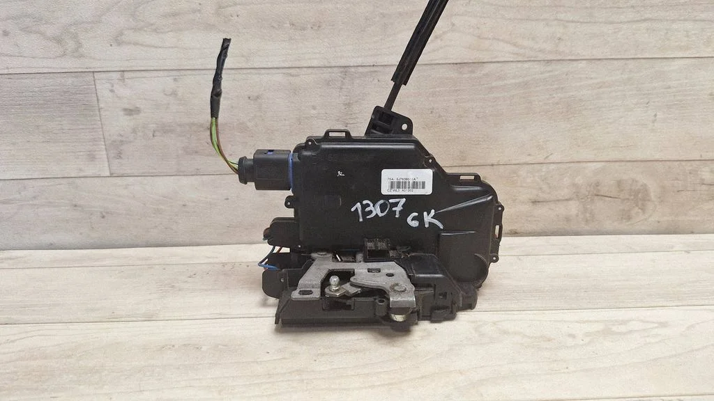 Rear door lock 5J7839015A
