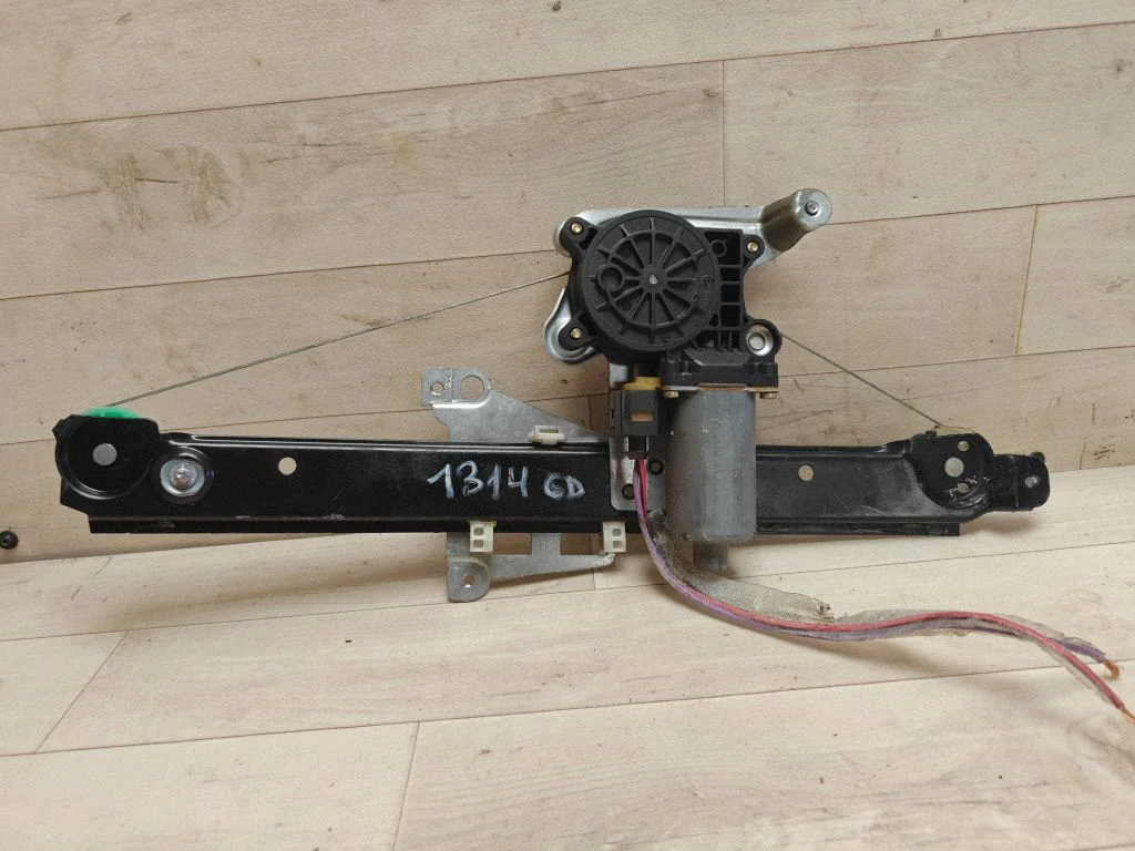 Rear door window regulator with motor 119970XXX