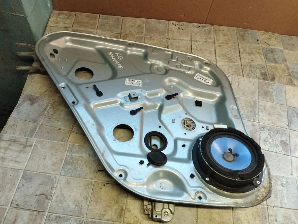 Rear window lifting mechanism without motor 834702B030WKS4