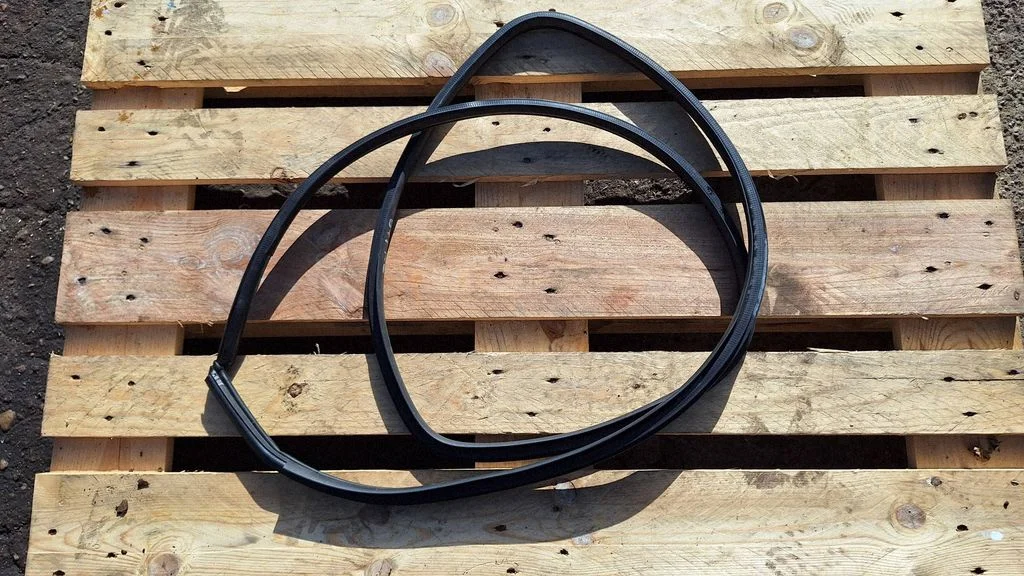 Rear door rubber seal (on body) – Toyota RAV 4 (XA30) (2006-2016)
