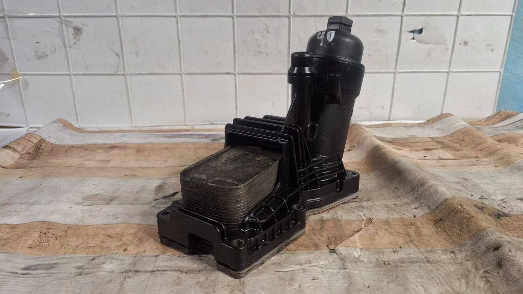Oil filter mounting bracket – BMW 5 Series F10 F11 (2009-2016)