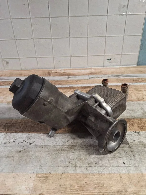 Oil filter mounting bracket – Opel Astra H (2004-2012)