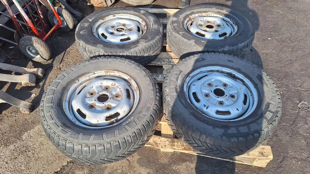 R15 steel rim – Ford Transit - Tourneo Connect (2009-2013)