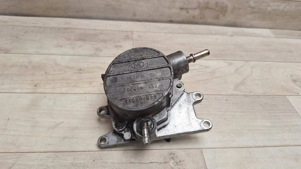 Vacuum pump 24406132