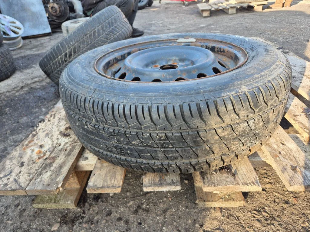 R15 steel rim – Toyota Avensis T220 (2000-2003)