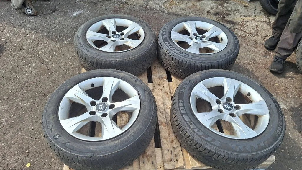 R16 alloy rim